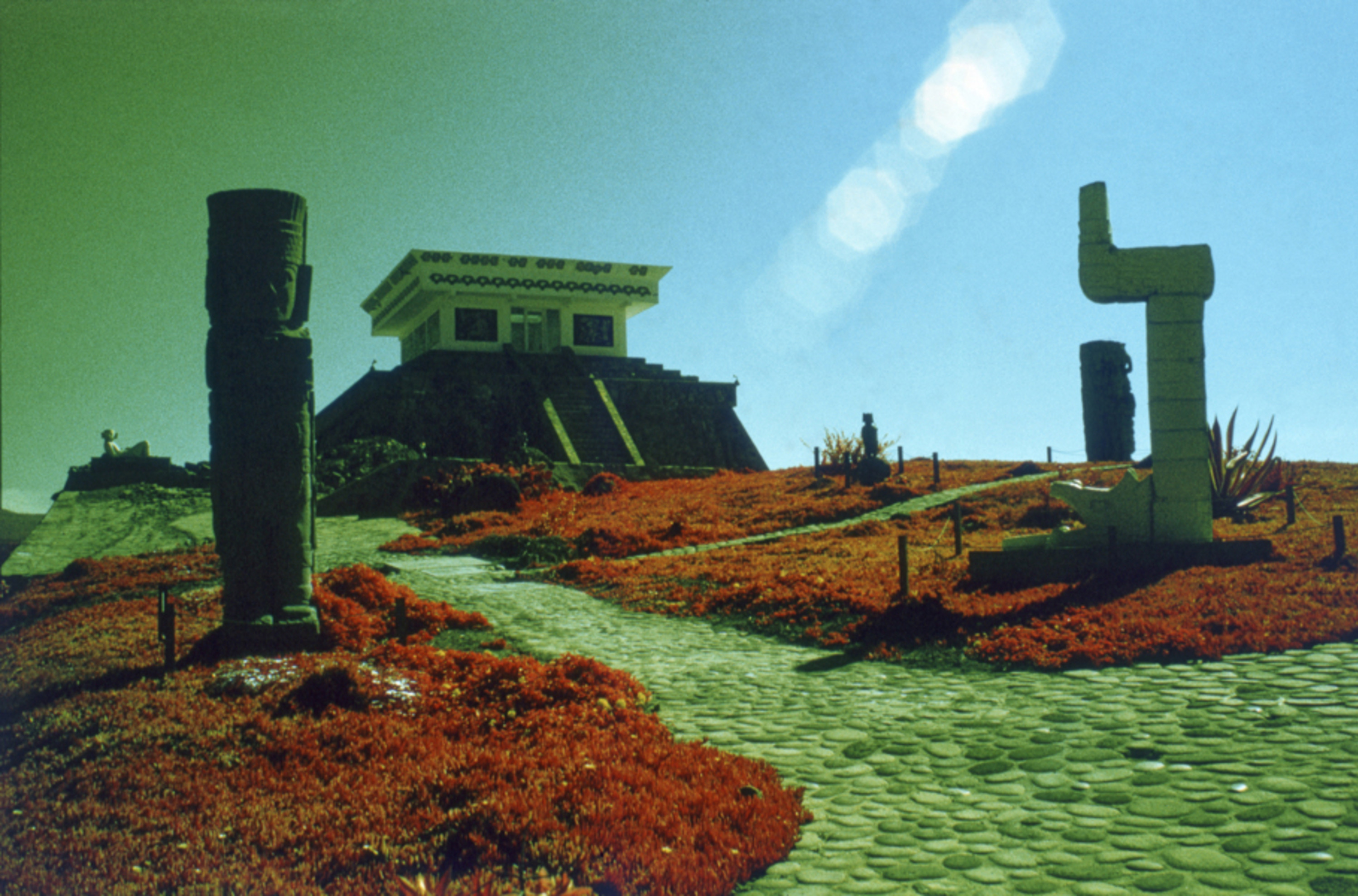 Lourdes Grobet, Rosarito, Baja California Norte from Olmayaztec series, ca. 1990–95, Getty Research Institute, Los Angeles, 2022.R.6. © Lourdes Grobet. All rights reserved.